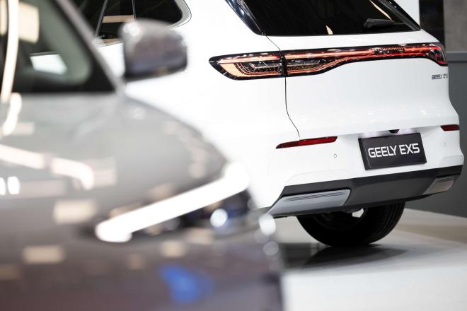 Πρωταγωνιστεί το νέο, αμιγώς ηλεκτρικό SUV Geely EX5.