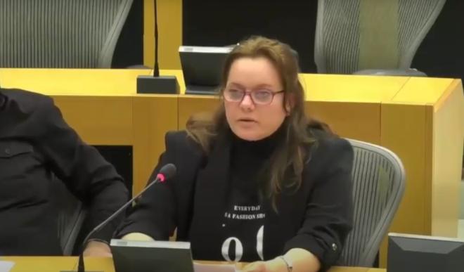 Η μητέρα του Ντένις Ρούτσι που σκοτώθηκε στην τραγωδία των Τεμπών