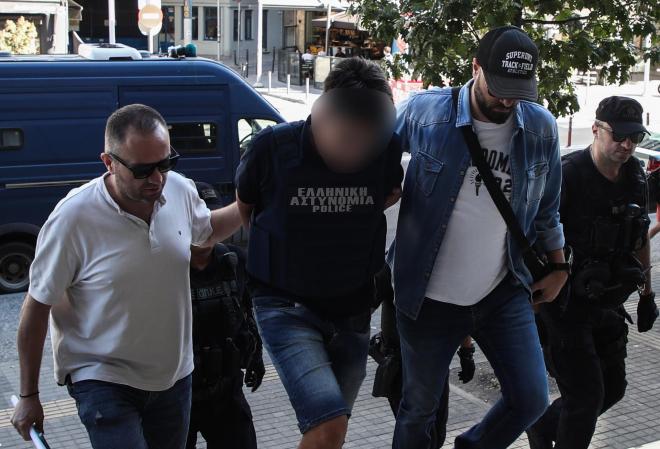 αδελφοκτόνος 2