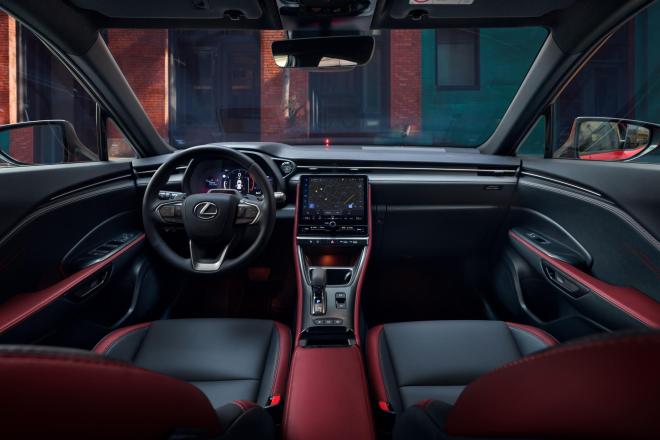 Lexus LBX: Η νέα έκδοση vibrant edition ανεβάζει την διάθεση  