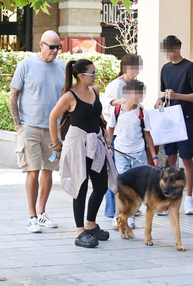 Τζώνη Καλημέρης: Με τη σύζυγό του στη Βουκουρεστίου