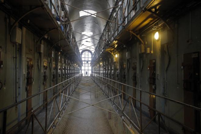 Στη φυλακή La Sante έχουν εκτίσει τις ποινές τους διαβόητοι εγκληματίες, όπως ο «Κάρλος το Τσακάλι» - AP Images