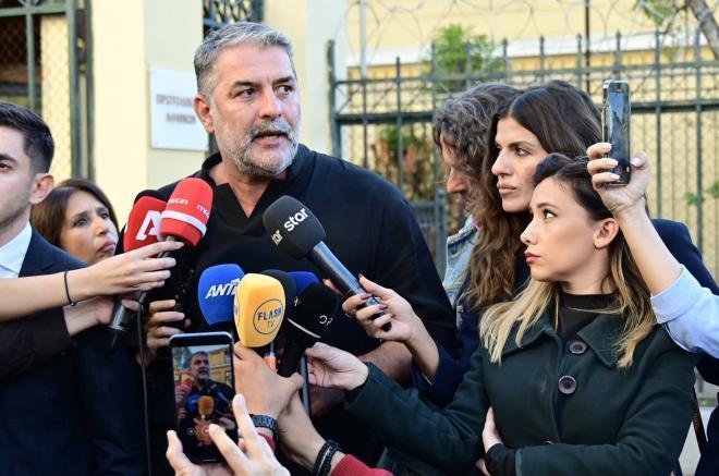 Η αναχώρηση του Βασίλη Μπισμπίκη από τα δικαστήρια/ NDP