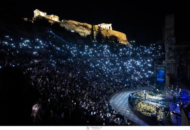 Ξεχωριστή βραδιά στο Ηρώδειο με τον Αντώνη Ρέμο αφιερωμένη στην ΕΛΠΙΔΑ