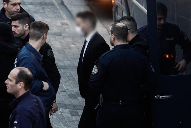 Ο πιλότος μέσα στις φυλακές εργάζεται στο λογιστήριο της καντίνας