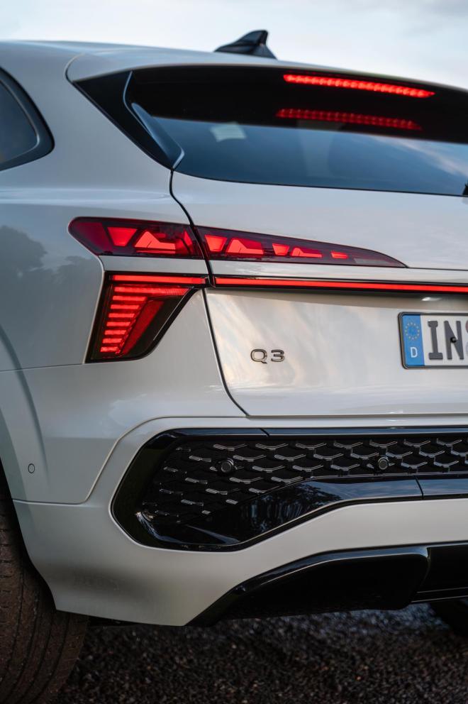 Νέο Audi Q3: Πόσο ρόλο παίζουν στην ασφάλεια τα νέα φώτα του