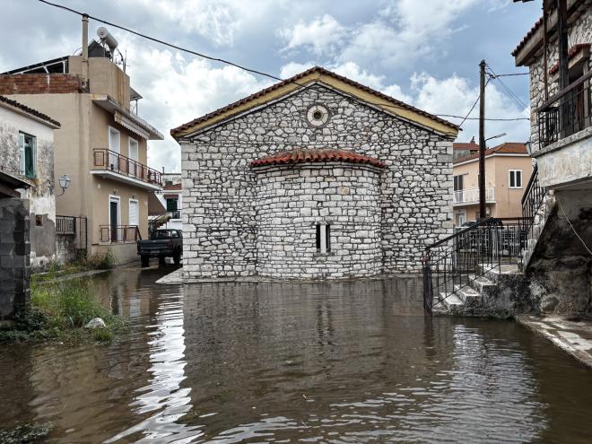 Καιρός: Επιμένει η κακοκαιρία – Ήχησε το 112 σε Μακεδονία, Θράκη