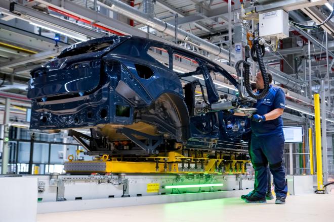 BMW iX3: Η τελειότητα στην γραμμή παραγωγής   
