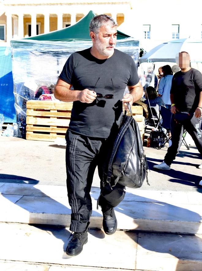 Ο Βασίλης Μπισμπίκης στο Σύνταγμα την περασμένη Παρασκευή