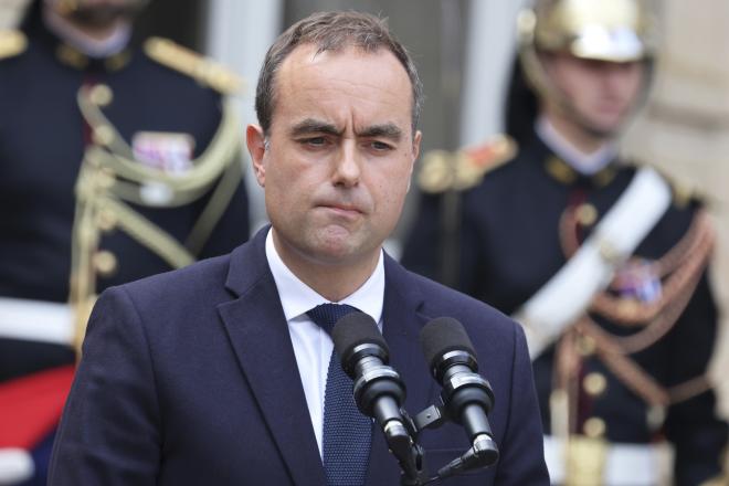 Η παραίτηση Λεκορνί έρχεται μία μέρα μετά από την ανακοίνωση του ανασχηματισμού της γαλλικής κυβέρνησης - AP Images