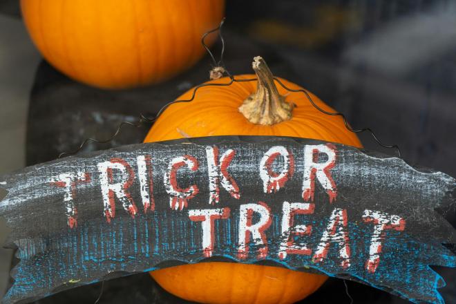 Ηalloween: Τι γιορτάζουμε, τι συμβολίζει η κολοκύθα, γιατί φοράμε στολές