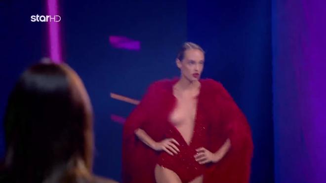GNTM: Το «ατύχημα» της Μιχαέλας στην πασαρέλα - Μπήκε στο σπίτι!