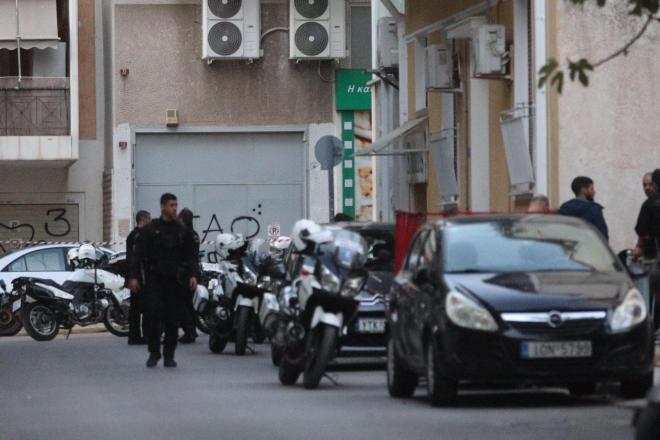 Άγιος Παντελεήμονας: Η στιγμή που ο 47χρονος ζήτησε βοήθεια σε μίνι μάρκετ