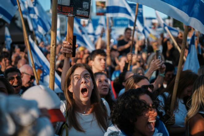 Τελ Αβίβ: Κραυγές ανακούφισης και χαράς την ώρα της ανακοίνωσης της απελευθέρωσης του πρώτου γκρουπ ομήρων 