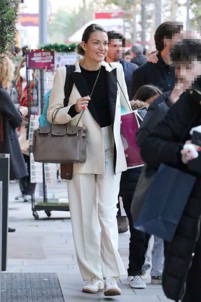 Bίκυ Καγιά: Η αδυναμία στις Hermès 