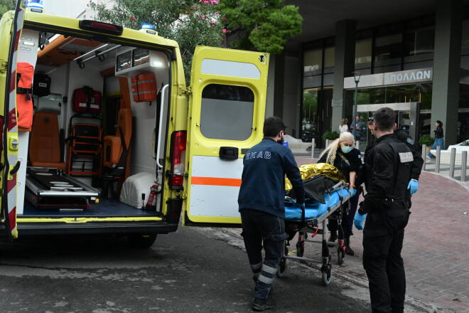Αμπελόκηποι: Ο 44χρονος ήπιε καφέ, ανέβηκε σε καναπέ και έπεσε στο κενό