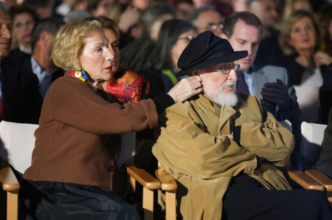 Πάντα στο πλευρό της αγαπημένης του, Άσπας/ NDP