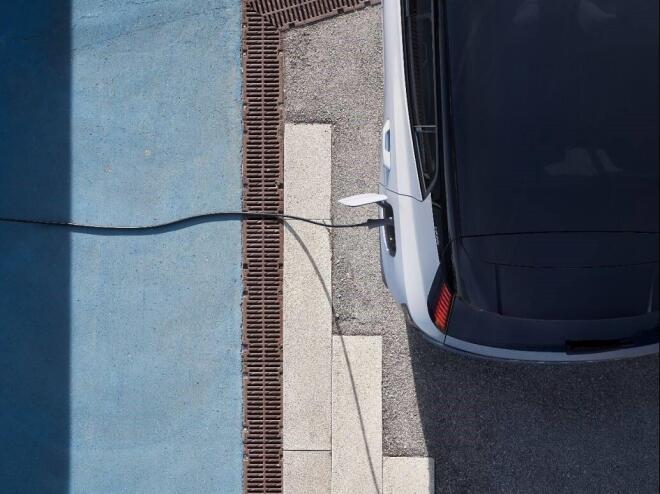 Volvo: Λανσάρει δωρεάν οικιακή φόρτιση 
