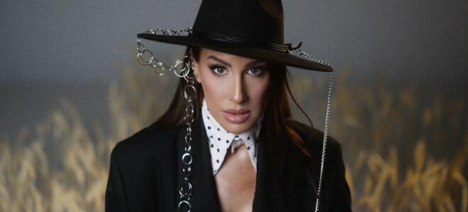 Μαλού: Εντυπωσιάζει με το νέο της video clip «Σιγά Το Όνομα»