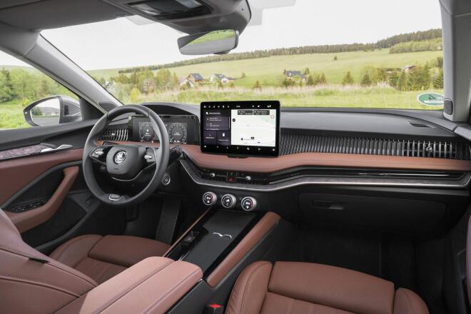 Skoda Superb: Έκανε 2.831 χιλιόμετρα με ένα γέμισμα