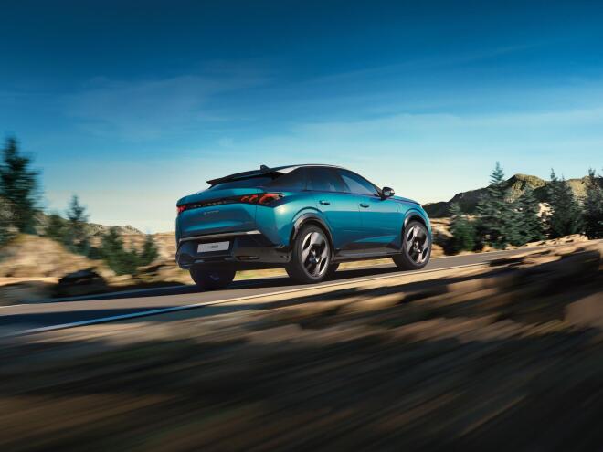 Ήρθε το νέο PEUGEOT E-3008 Dual Motor AWD 325