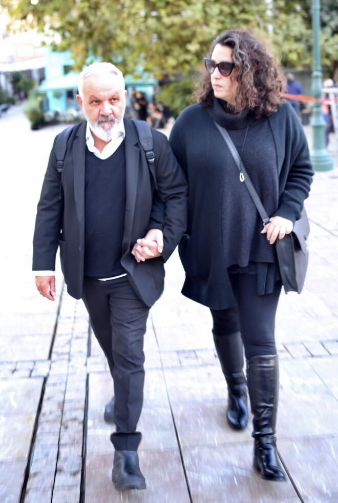 Ο Χρήστος Θηβαίος στην κηδεία του Διονύση Σαββόπουλου 