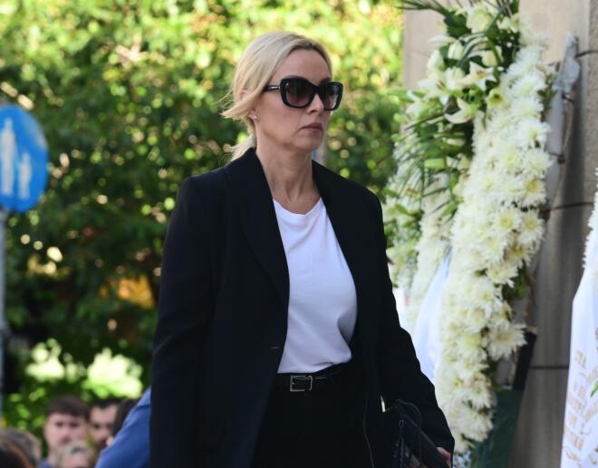 Κηδεία Διονύση Σαββόπουλου: Πέγκυ Ζήνα