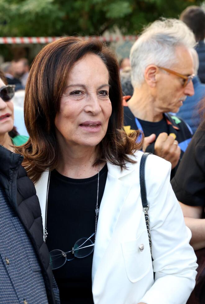 Η Διαμαντοπούλου στην κηδεία