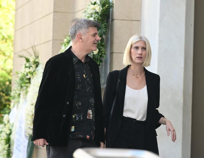 Κηδεία Διονύση Σαββόπουλου: Φοίβος Δεληβοριάς & Βάσω Καβαλλιεράτου