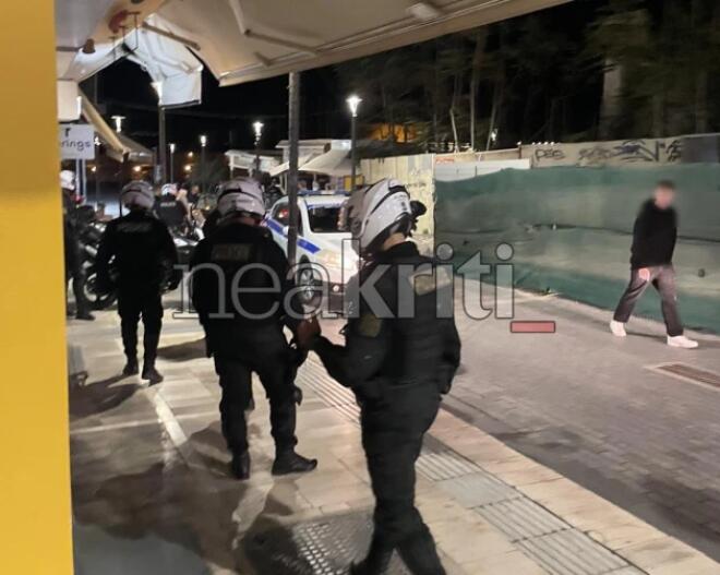Ο Μάκης Βορίδης και η παρέα του φυγαδεύτηκαν από το μαγαζί με ασφάλεια. Στο σημείο έφτασε λίγο αργότερα και η ΕΛΑΣ, ενώ στο μαγαζί προκλήθηκαν ζημιές.