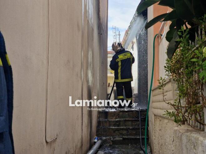 Τραγωδία στη Λαμία: Φωτιά σε μονοκατοικία με έναν νεκρό