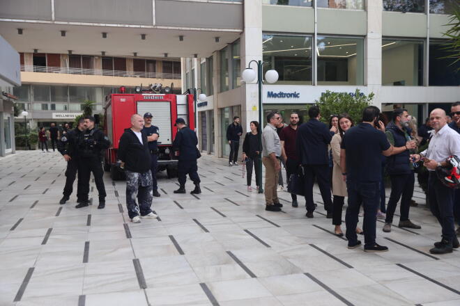Εκκενώθηκε λόγω φωτιάς ο Πύργος Αθηνών
