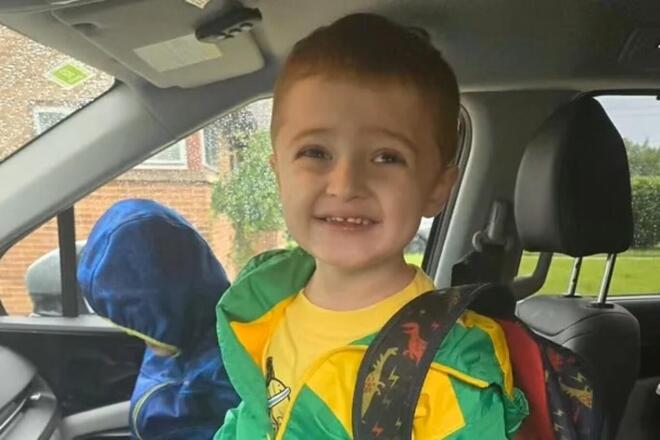 Ο μικρός Τζούλιαν που δολοφονήθηκε έξω από σούπερ μάρκετ