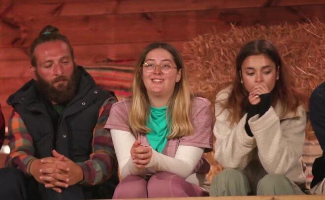 Φάρμα: Η Βαλεντίνα αφιέρωσε τη νίκη της στον χτυπημένο Κωνσταντίνο