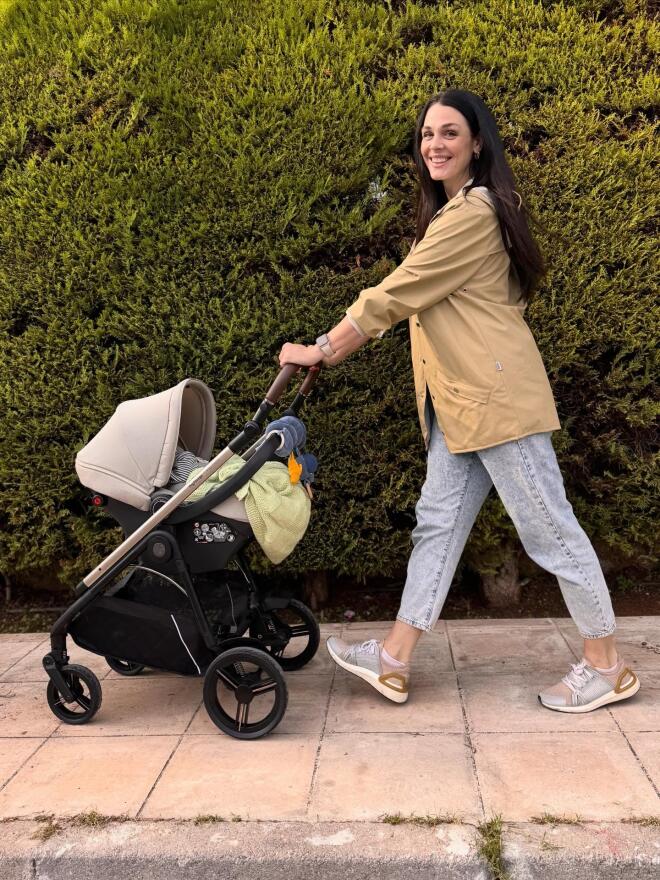 Ιωάννα Τριανταφυλλίδου: Η ηλιόλουστη βόλτα με τον δύο μηνών γιόκα της