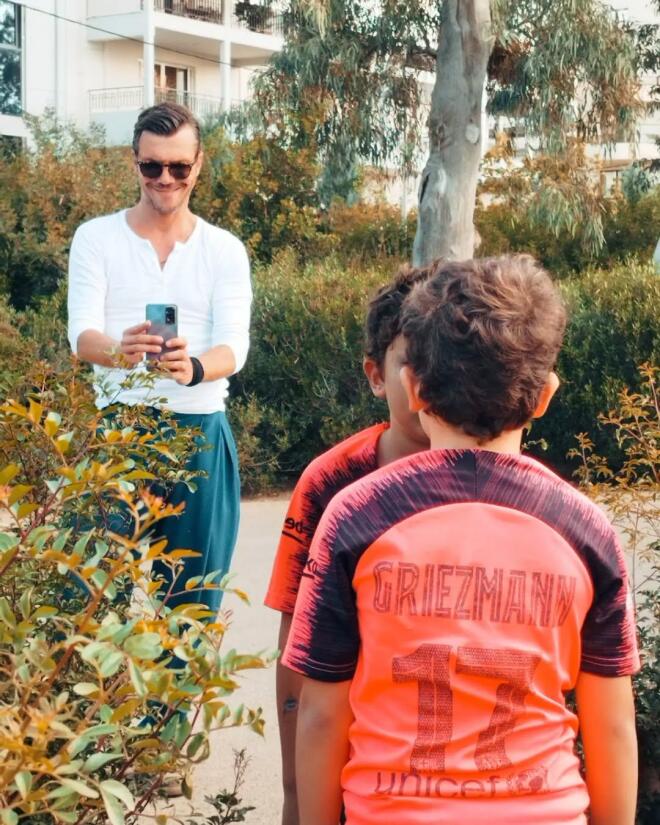 Ο Ιωάννης Παπαζήσης με τον γιο του