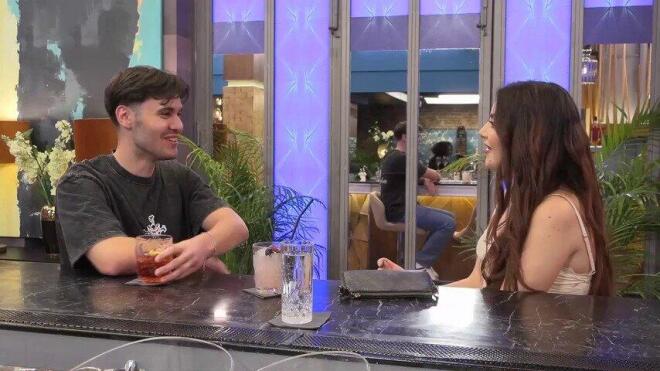 Η Ναταλία επέστρεψε στο First Dates για να βρει το άλλο της μισό!