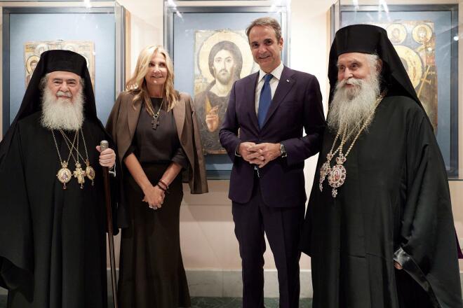 Ο Κυριάκος Μητσοτάκης με τη σύζυγό του Μαρέβα Γκραμπόφσκι στη Μονή Σινά