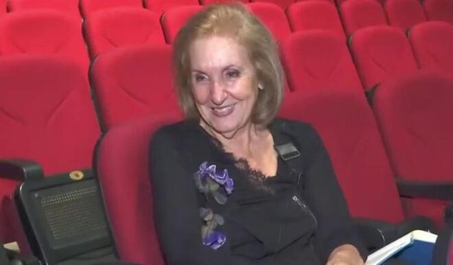 Η Κάρμεν Ρουγγέρη έχει αφοσιωθεί στο παιδικό θέατρο