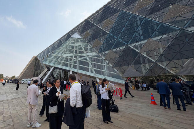 Εντυπωσίασαν τα λαμπερά εγκαίνια για το Μεγάλο Αιγυπτιακό Μουσείο στο Κάιρο