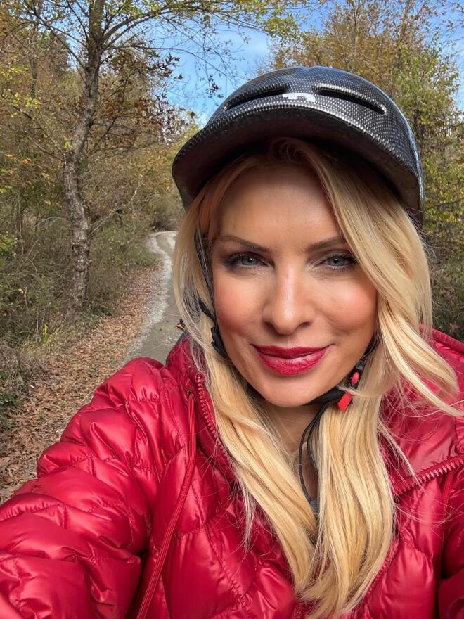 Ελένη Μενεγάκη: Για ιππασία με τον Μάκη Παντζόπουλο και τη μικρή Μαρίνα