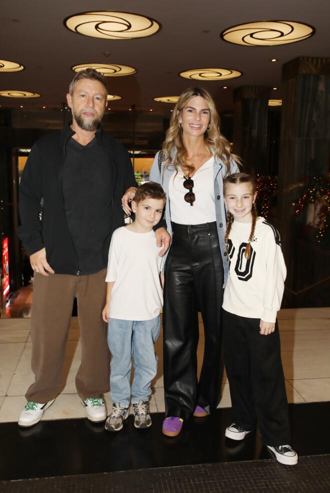 Γιάννης Βαρδής-Νατάσα Σκαφίδα με τα παιδιά τους Αντώνη και Κατερίνα/ NDP ΝΙΚΟΣ ΔΡΟΥΚΑΣ