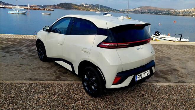 Δοκιμάζουμε το νέο BYD Dolphin Surf Boost με 157 ίππους