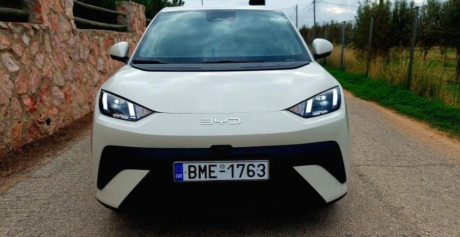 Δοκιμάζουμε το νέο BYD Dolphin Surf Boost με 157 ίππους