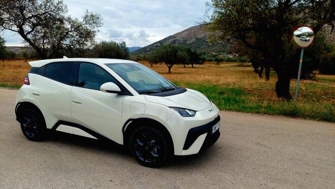 Δοκιμάζουμε το νέο BYD Dolphin Surf Boost με 157 ίππους