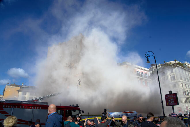 Εργάτης εγκλωβισμένος στα συντρίμμια του Πύργου