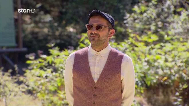 Δύσκολη στιγμή στη Φάρμα: Ο Κωνσταντίνος φεύγει λόγω τραυματισμού