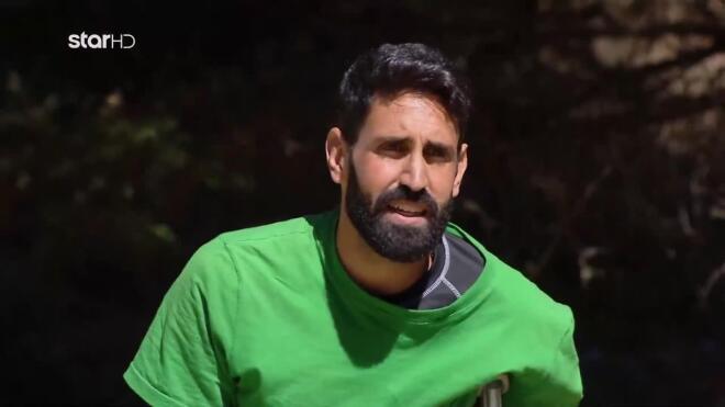 Δύσκολη στιγμή στη Φάρμα: Ο Κωνσταντίνος φεύγει λόγω τραυματισμού