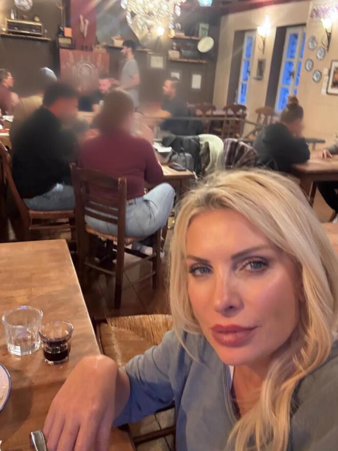 Μενεγάκη - Παντζόπουλος: Σε ταβερνάκι στα Μετέωρα με τη μικρή Μαρίνα