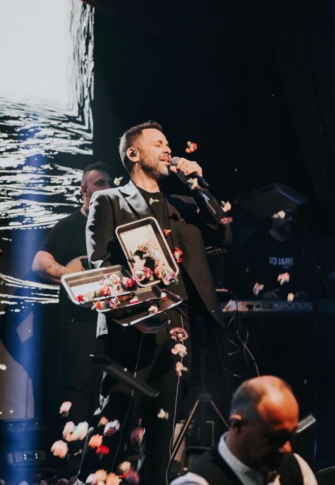 Γιώργος Γιαννιάς: Έκανε την έκπληξη διασκέδασης στον Πειραιά